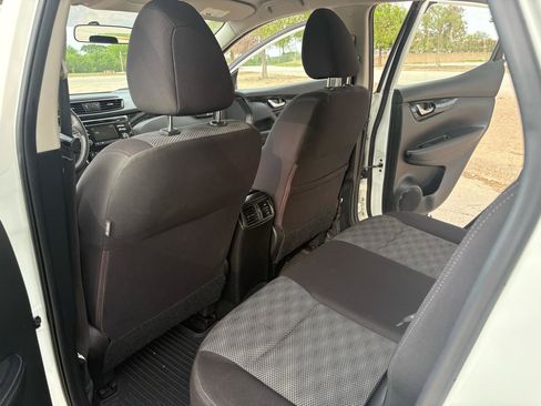 Used 2017 Nissan Rogue Sport SV w/ SV All-Weather Package image 27