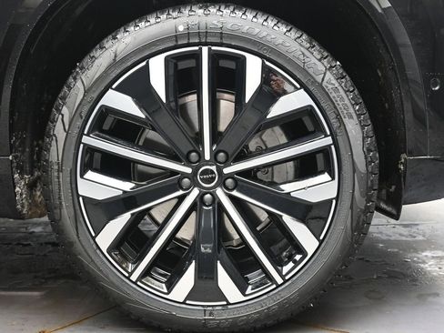 New 2026 Volvo XC90 B6 Plus w/ Protection Package Premier image 10