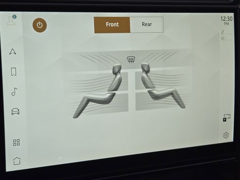 Used 2025 Land Rover Discovery S image 30