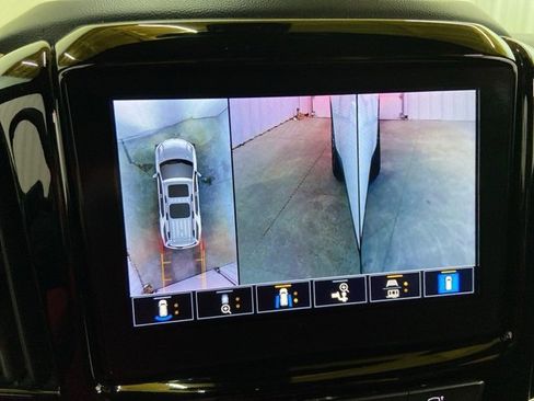 Used 2023 Chevrolet Traverse RS image 60