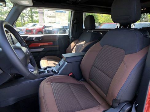 Used 2023 Ford Bronco Outer Banks image 11