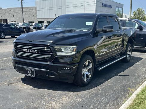 Used 2023 RAM 1500 Laramie AWD/4WD image 7