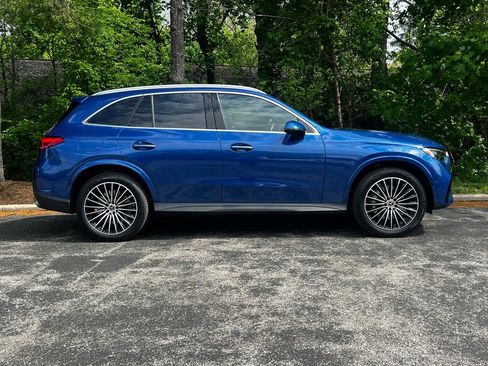 Used 2025 Mercedes-Benz GLC 350e 4MATIC image 8