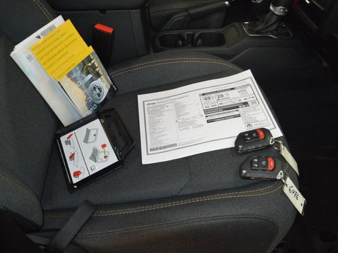 Used 2024 Jeep Wrangler Unlimited Sahara w/ Dual Top Group image 7