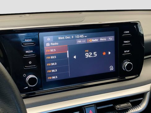 Used 2022 Kia K5 LXS image 10