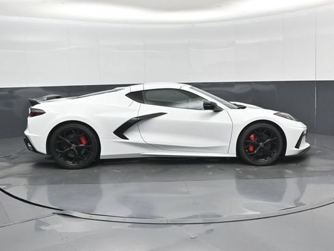 Used 2022 Chevrolet Corvette Stingray Premium Cpe w/ Z51 Performance Package RWD image 2