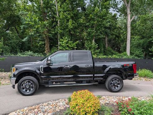 Used 2019 Ford F250 Lariat w/ Chrome Package AWD/4WD image 2