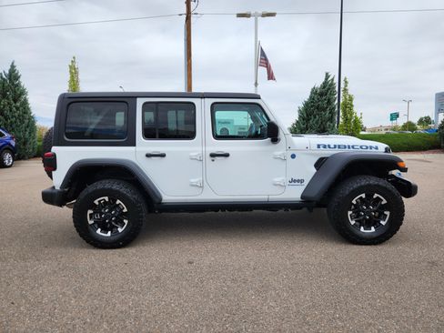 Used 2024 Jeep Wrangler Unlimited Rubicon 4xe AWD/4WD image 2