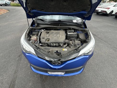 Used 2020 Toyota C-HR XLE FWD image 24