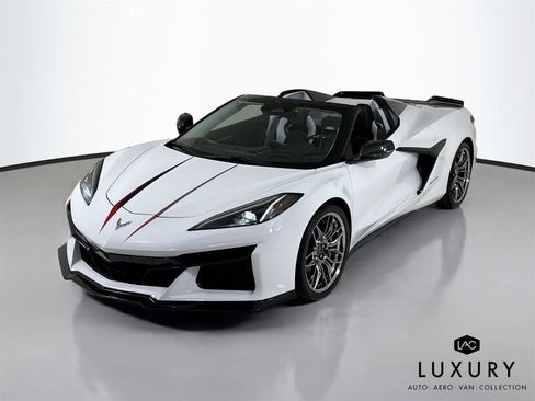 Used 2025 Chevrolet Corvette Z06 image 4