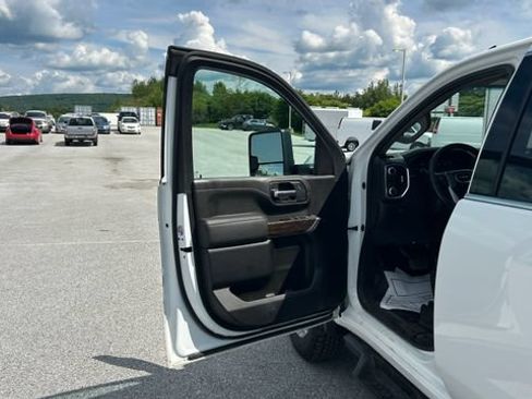 Certified 2022 GMC Sierra 2500 SLE w/ SLE Convenience Package AWD/4WD image 12