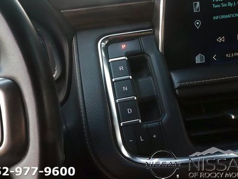 Used 2023 Chevrolet Suburban Premier image 24