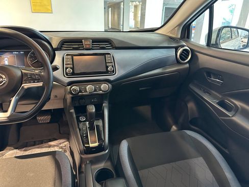 Used 2025 Nissan Versa SV FWD image 34