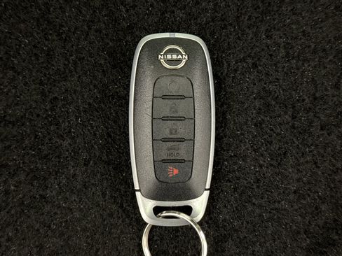 Used 2025 Nissan Rogue Platinum w/ Platinum Premium Package FWD image 25