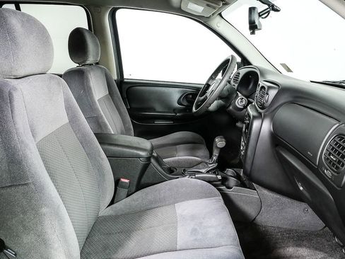 Used 2008 Chevrolet TrailBlazer LT image 17