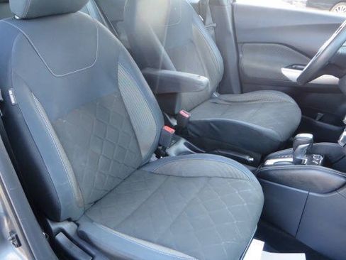 Used 2018 Nissan Kicks SV FWD image 28