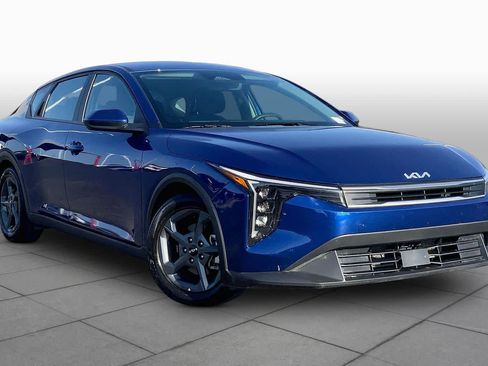 Used 2025 Kia K4 FWD image 3