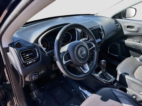 Used 2020 Jeep Compass Latitude AWD/4WD image 9