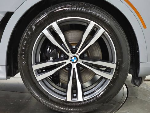 Used 2023 BMW X7 xDrive40i w/ M Sport Package AWD/4WD image 14