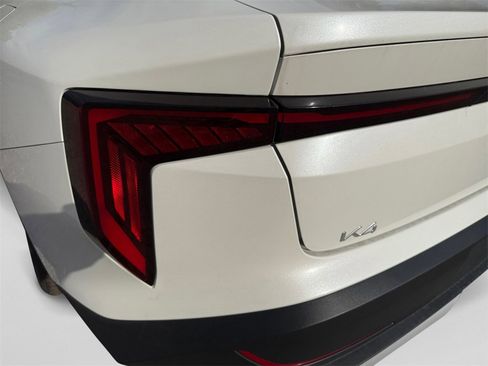 New 2025 Kia K4 LXS image 19