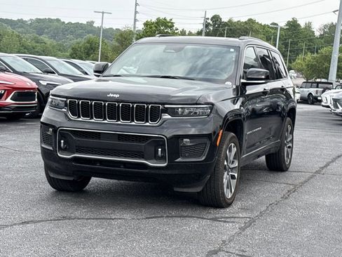 Used 2024 Jeep Grand Cherokee L Overland w/ Luxury Tech Group IV AWD/4WD image 15