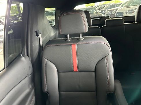 Used 2024 Chevrolet Traverse RS FWD image 12