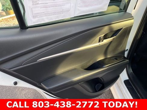 Used 2025 Toyota Camry SE w/ Convenience Package image 10