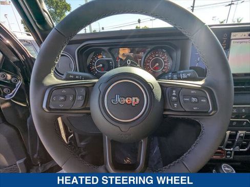 Used 2025 Jeep Wrangler Unlimited Rubicon image 15