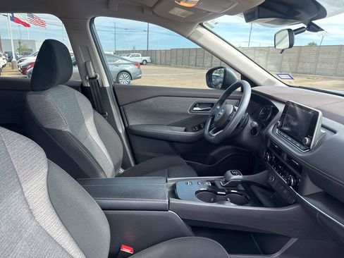 Certified 2023 Nissan Rogue SV FWD image 29