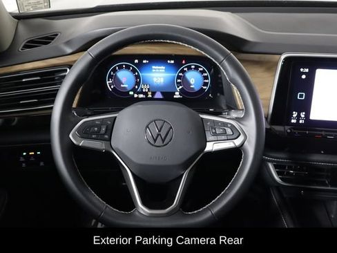 Used 2026 Volkswagen Atlas SE FWD image 6
