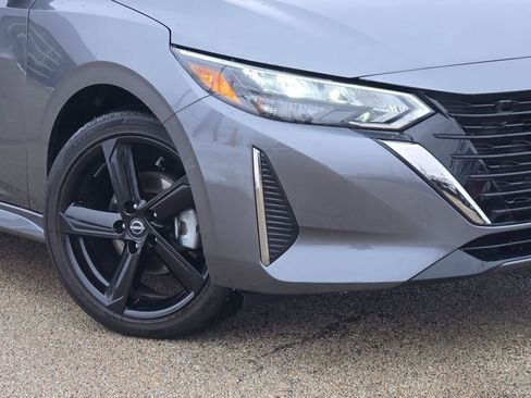 Used 2025 Nissan Sentra SR image 3