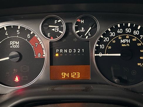 Used 2009 HUMMER H3T image 12