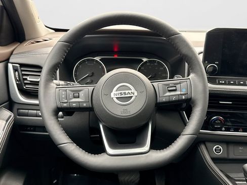 Used 2021 Nissan Rogue SL w/ Premium Package AWD/4WD image 12