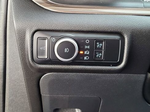 Used 2023 Ford Explorer Limited image 13