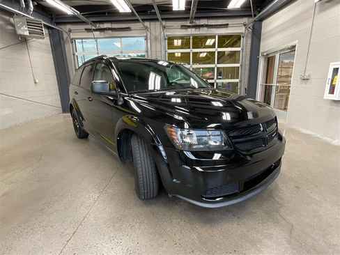 Used 2020 Dodge Journey SE w/ SE Popular Equipment Group FWD image 7