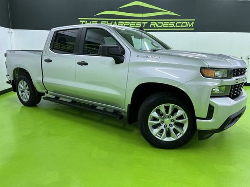 Used 2020 Chevrolet Silverado 1500 Custom w/ Custom Value Package AWD/4WD image 1