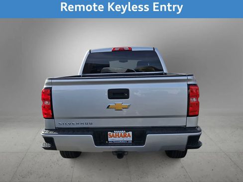 Used 2018 Chevrolet Silverado 1500 Custom w/ Custom Value Package image 9