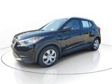 Used 2018 Nissan Kicks S image 3