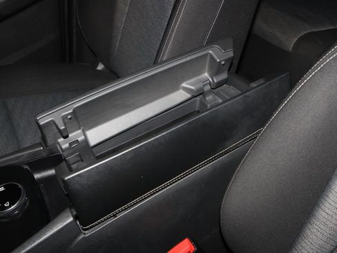 Used 2023 Nissan Rogue SV image 18