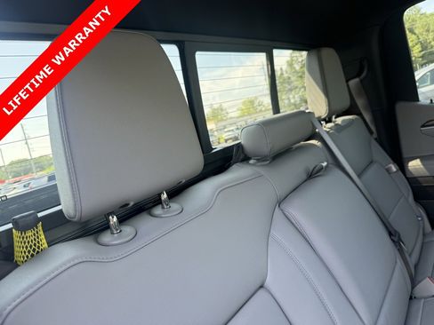 Used 2024 Chevrolet Silverado 1500 LT Trail Boss w/ LT Trail Boss Premium Package image 11