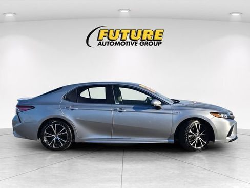 Used 2018 Toyota Camry SE FWD image 4