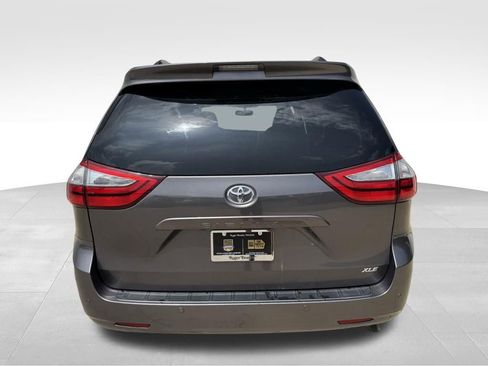 Used 2015 Toyota Sienna XLE w/ XLE Navigation Package FWD image 6