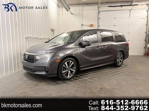 Used 2023 Honda Odyssey Touring image 1
