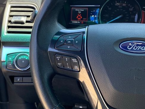 Used 2018 Ford Explorer Limited w/ Equipment Group 301A AWD/4WD image 11