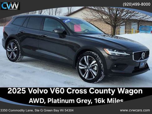 Used 2025 Volvo V60 B5 Cross Country Plus image 1