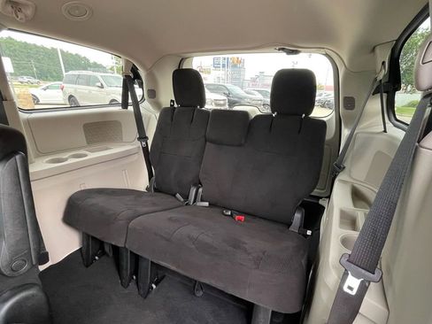 Used 2013 Dodge Grand Caravan SE FWD image 31