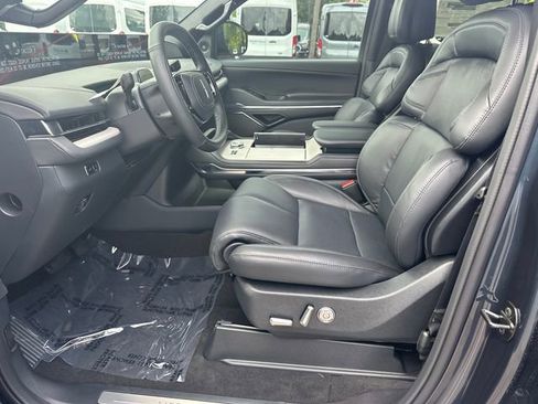 New 2026 Lincoln Navigator Reserve w/ Jet Appearance Package AWD/4WD image 10