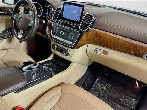 Used 2019 Mercedes-Benz GLS 550 4MATIC image 28