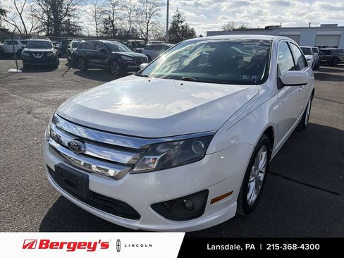 Used 2010 Ford Fusion SE image 1