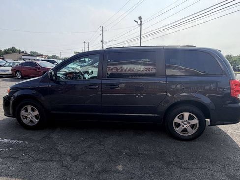 Used 2013 Dodge Grand Caravan SXT FWD image 3